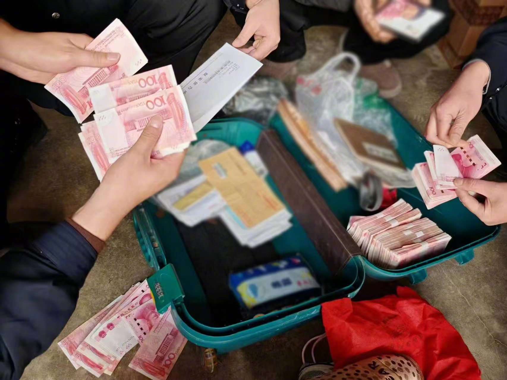 最新带现金几十万能过安检方法分析(最方便真实的德宏携带现金过安检有具体规定吗方法)